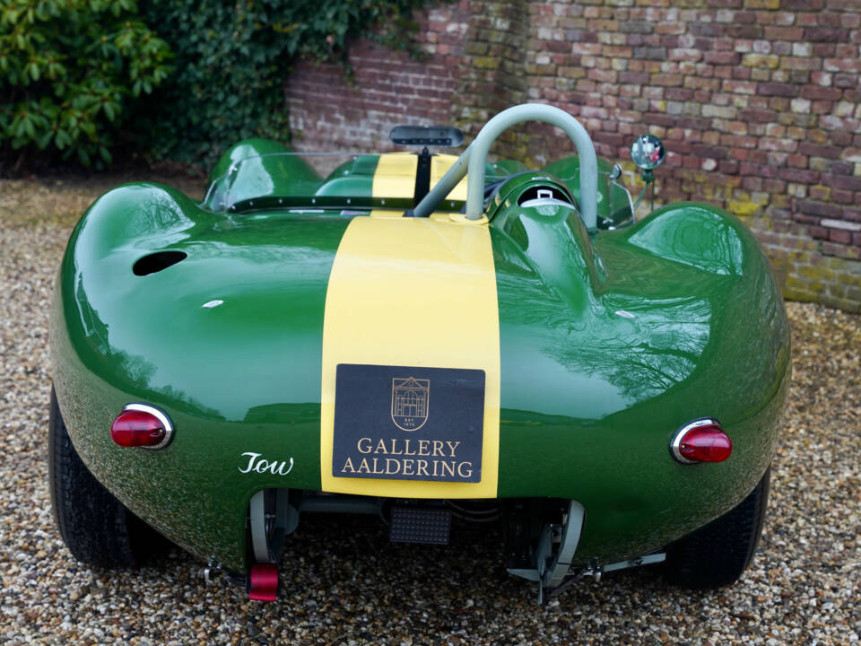 Image 34/50 of Lister Knobbly (1959)