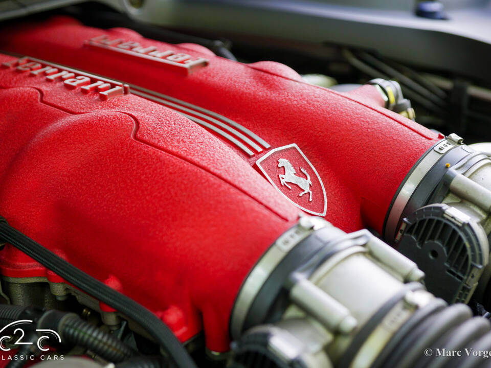 Image 27/85 de Ferrari California (2010)