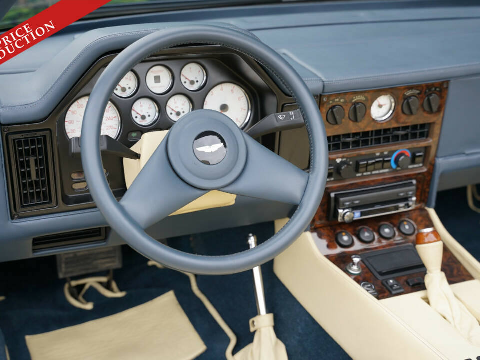 Immagine 32/50 di Aston Martin V8 Zagato Vantage Volante (1990)
