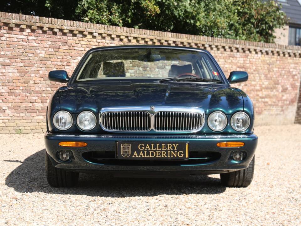 Bild 5/50 von Jaguar XJ 8 4.0 Executive (2001)
