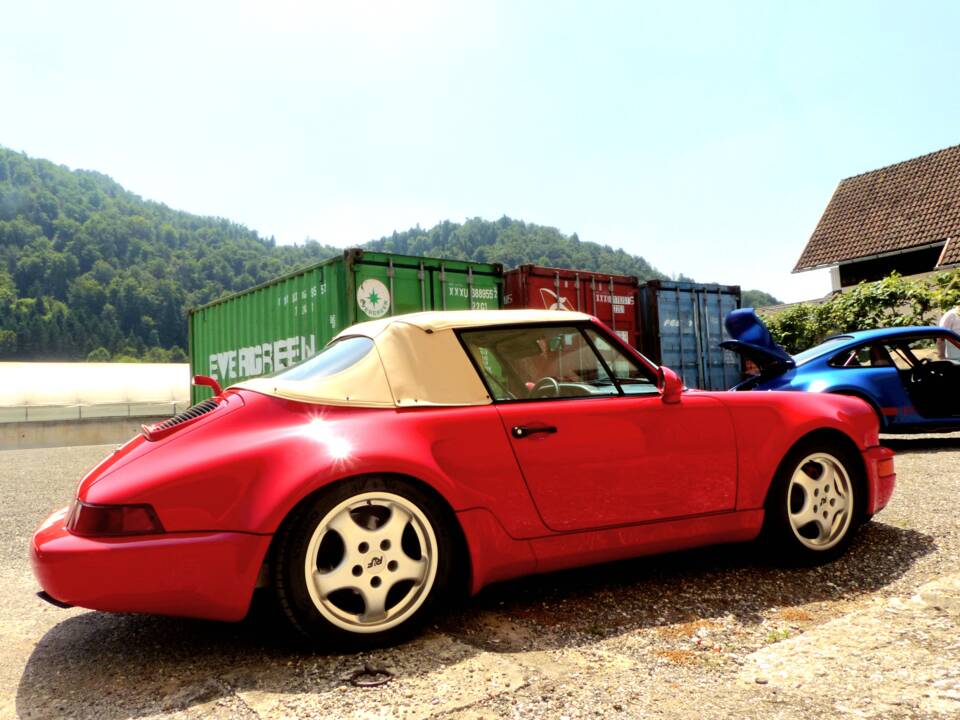 Image 13/30 of Porsche 911 Carrera 2 (1992)