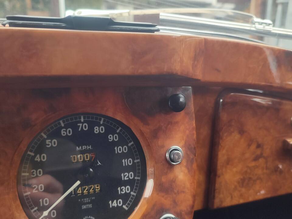 Immagine 59/74 di Jaguar XK 140 SE DHC (1955)