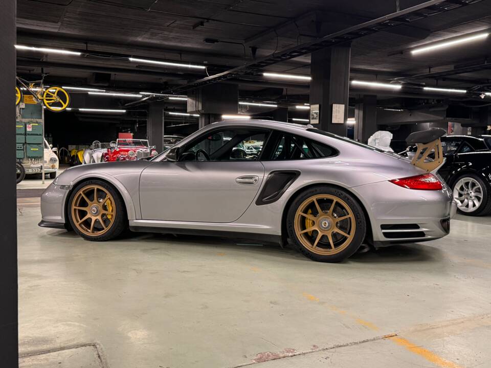 Afbeelding 12/26 van Porsche 911 Turbo S (2011)