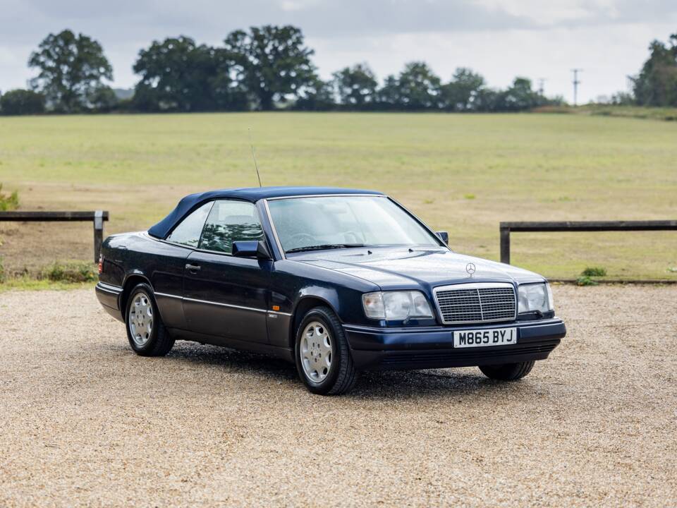 Bild 29/46 von Mercedes-Benz E 320 (1994)