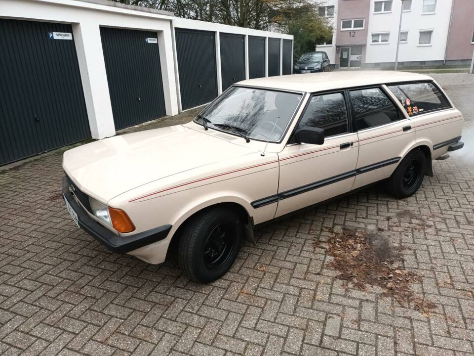 Imagen 2/16 de Ford Taunus 2.3 Turnier V6 (1982)