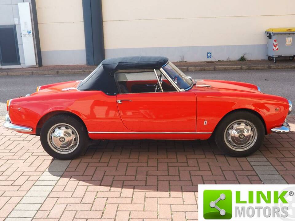 Image 6/10 of Alfa Romeo Giulia 1600 Spider (1963)