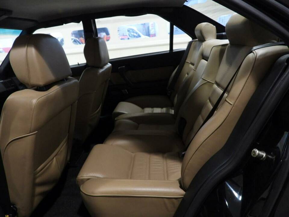 Bild 10/15 von Alfa Romeo 164 3.0 24V Q4 (1994)