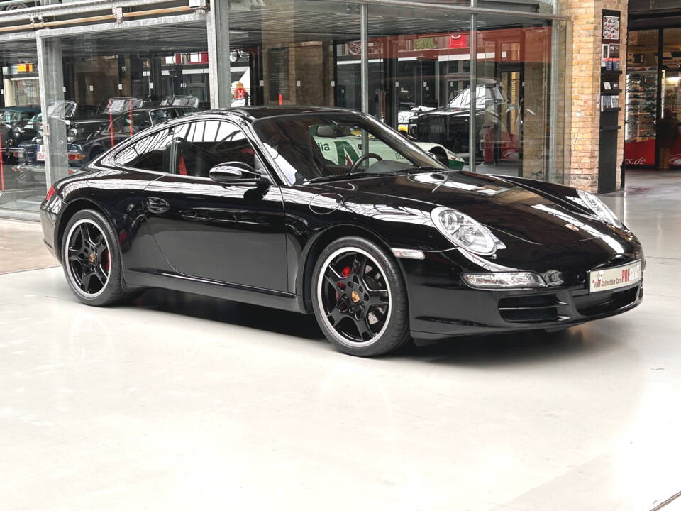 Imagen 2/29 de Porsche 911 Carrera (2006)