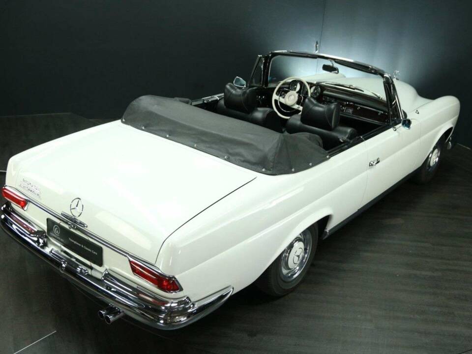 Bild 6/30 von Mercedes-Benz 250 SE (1966)