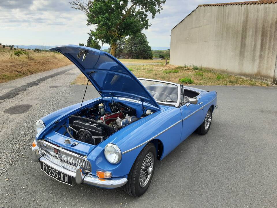 Image 8/13 of MG MGB (1965)