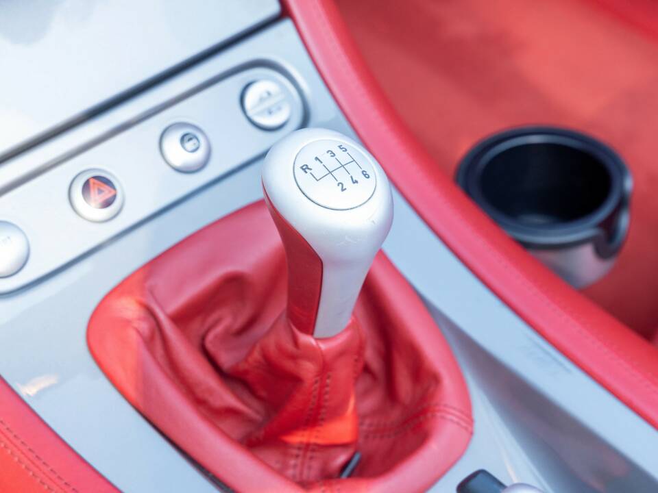 Image 27/50 of BMW Z8 (2002)