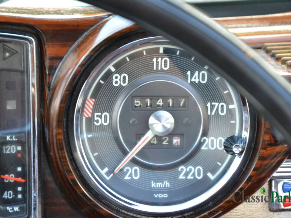 Image 26/50 of Mercedes-Benz 250 SE (1966)