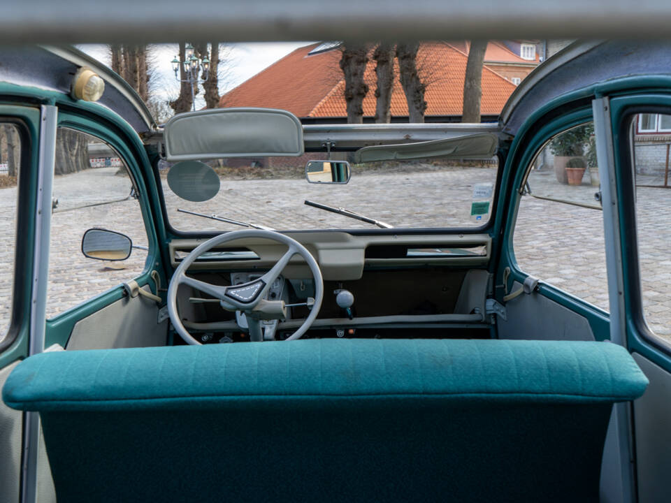 Immagine 10/21 di Citroën 2 CV (1964)