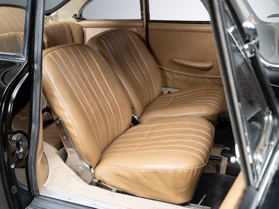 Image 28/34 of Porsche 356 C 1600 SC (1964)