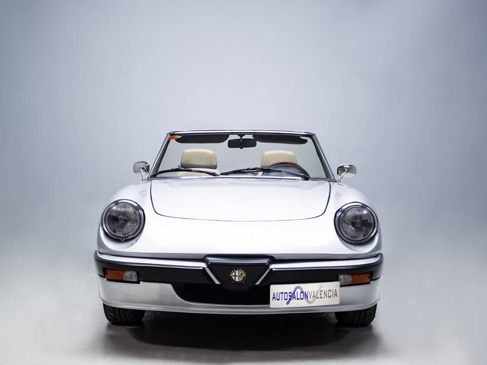 Bild 2/36 von Alfa Romeo 2.0 Spider (1990)