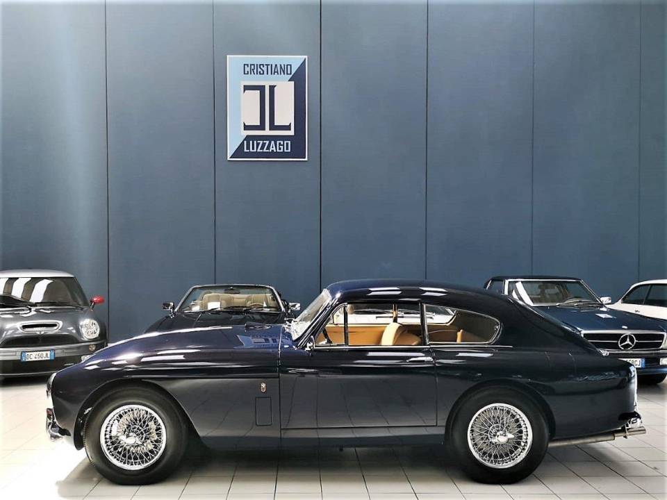 Image 5/50 de Aston Martin DB 2&#x2F;4 Mk III (1958)