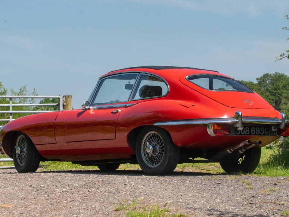 Image 3/50 de Jaguar Type E (2+2) (1969)