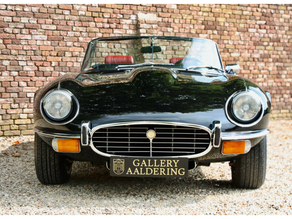 Image 41/50 of Jaguar E-Type V12 (1974)