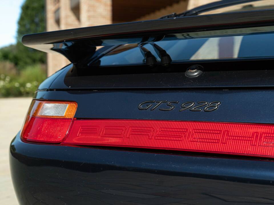 Afbeelding 26/50 van Porsche 928 GTS (1992)