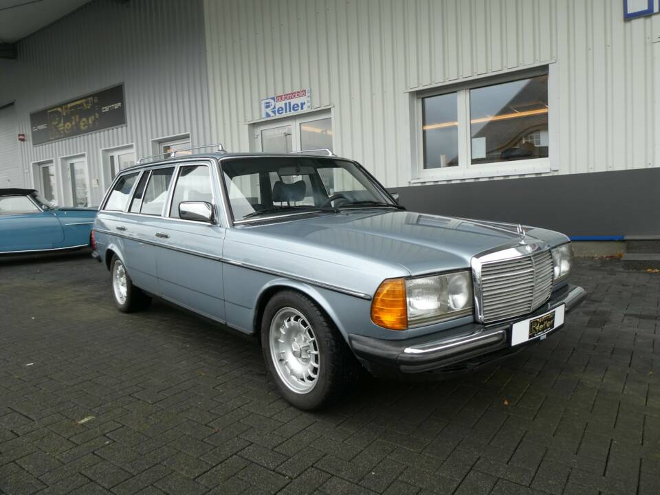 Image 1/21 of Mercedes-Benz 280 TE (1984)