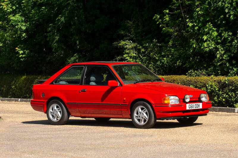 Image 11/50 of Ford Escort IV XR3i (1989)