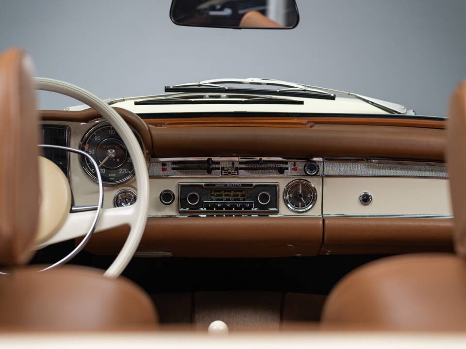 Image 28/41 of Mercedes-Benz 280 SL (1969)