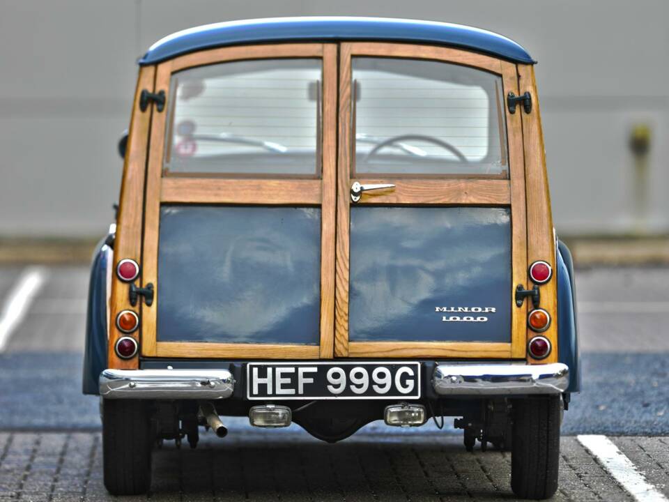 Image 13/50 of Morris Minor 1000 Traveller (1969)