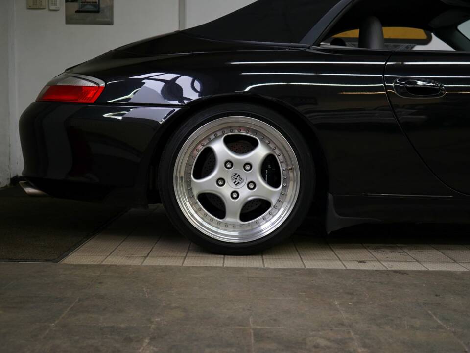 Imagen 40/43 de Porsche 911 Carrera (2002)