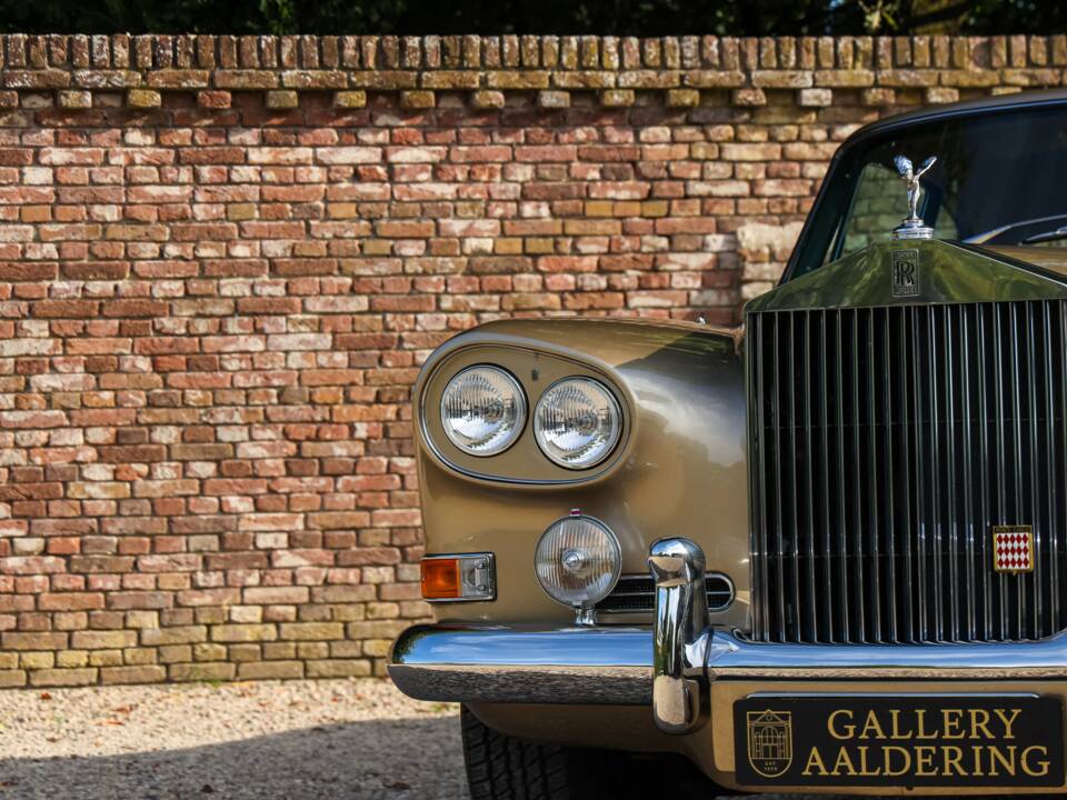 Image 18/50 of Rolls-Royce Silver Cloud III "Chinese Eyes" (1965)
