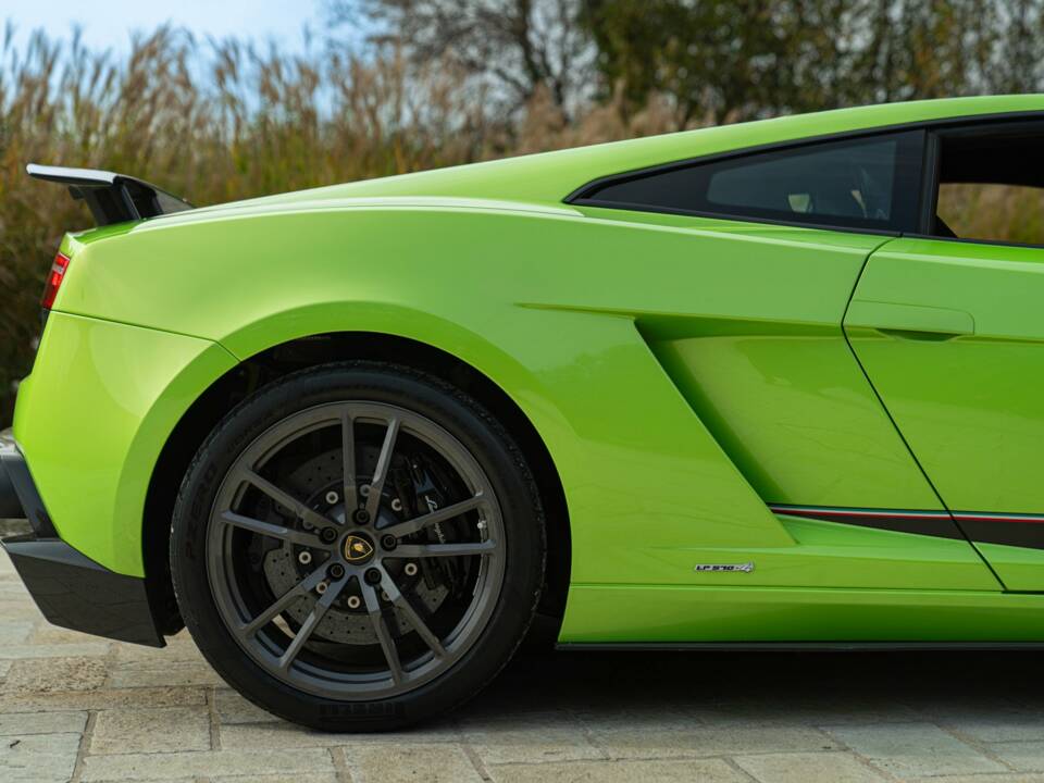 Image 48/50 of Lamborghini Gallardo LP 570-4 Superleggera (2011)