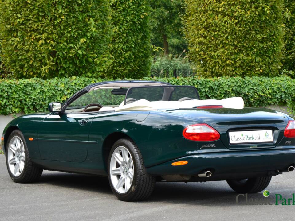 Imagen 3/50 de Jaguar XK8 4.0 (1998)