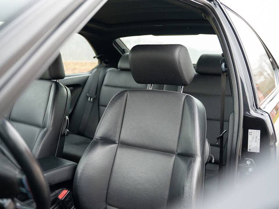 Bild 24/47 von BMW 323ti Compact (1998)