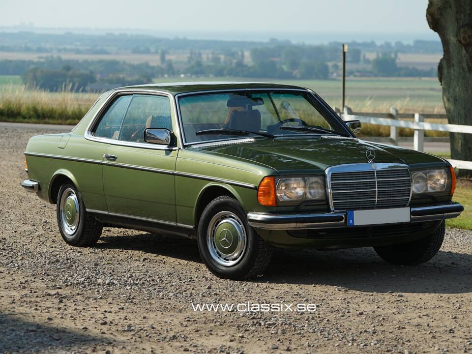 Image 2/17 of Mercedes-Benz 280 CE (1977)