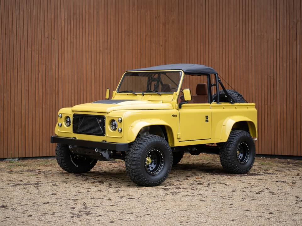 Image 1/28 of Land Rover 90 (1988)