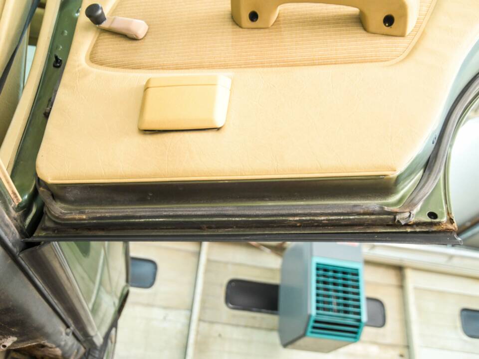 Afbeelding 48/50 van Mercedes-Benz 200 T (1982)