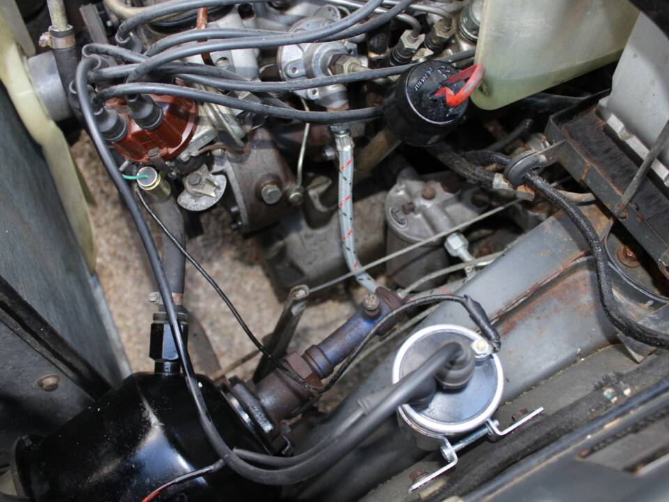 Image 17/18 of Mercedes-Benz 220 SE b (1961)