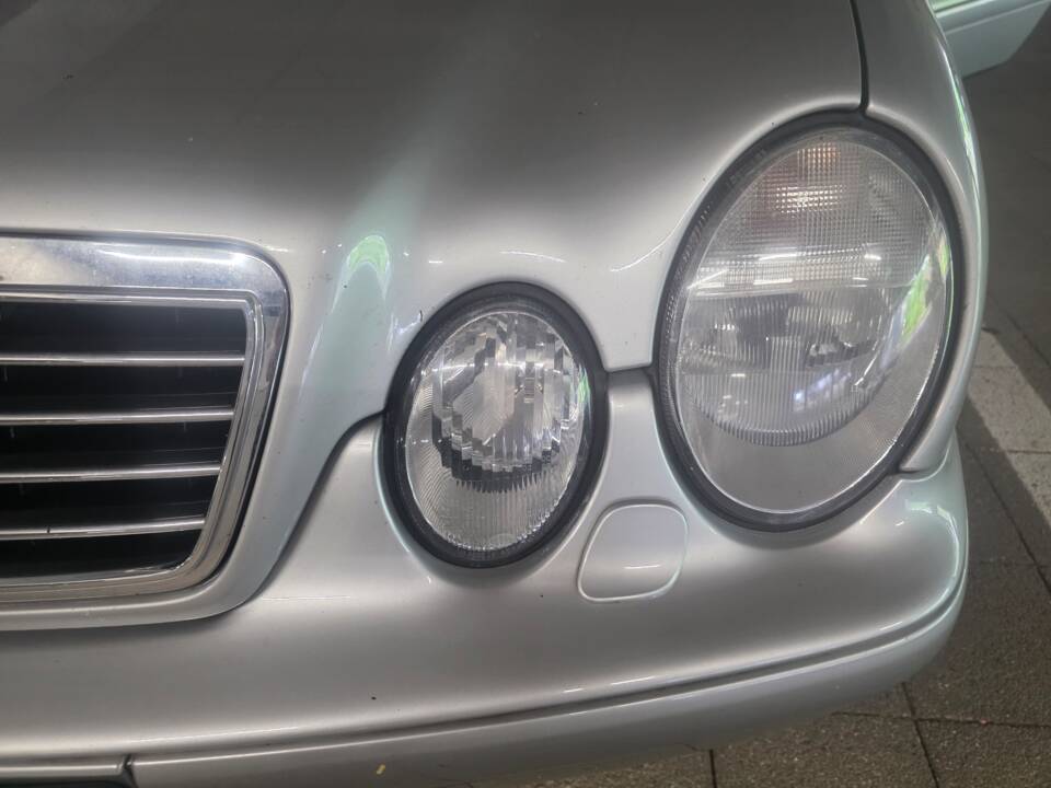 Bild 2/14 von Mercedes-Benz CLK 320 (1999)
