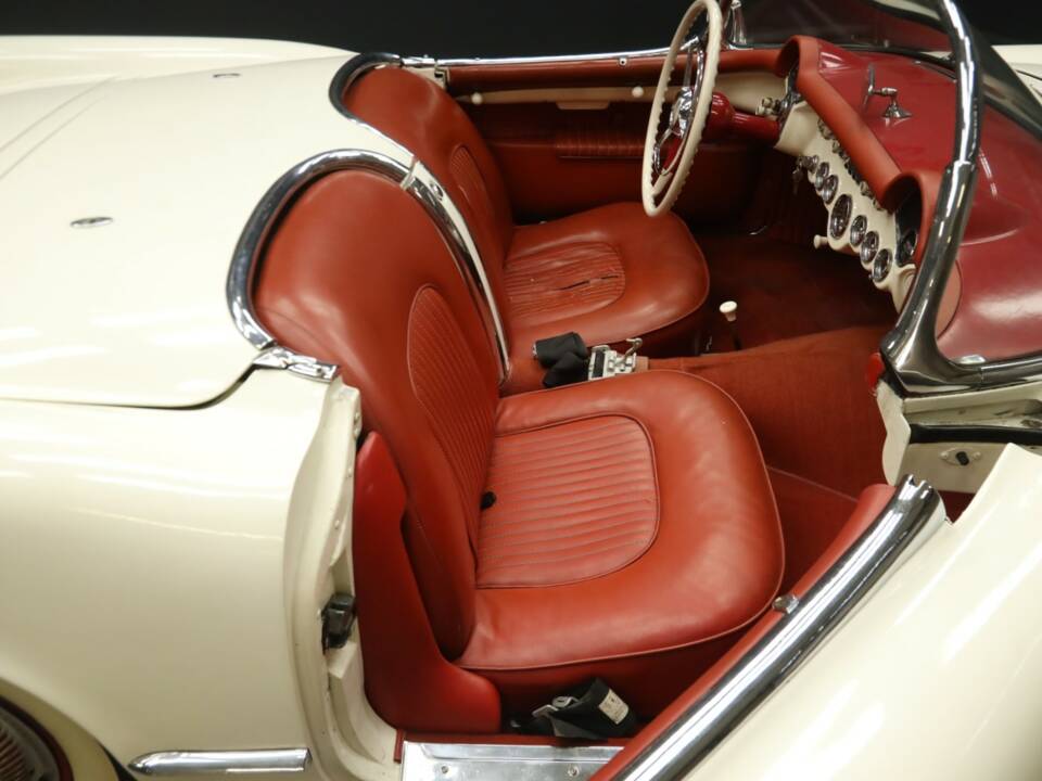 Image 44/50 of Chevrolet Corvette (1954)