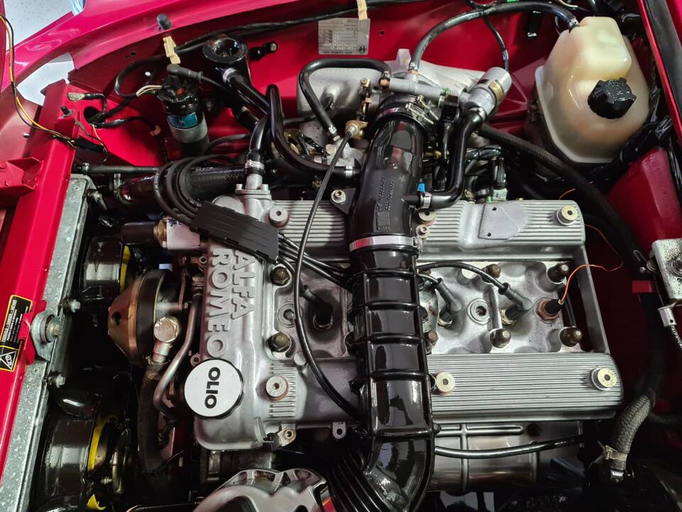 Immagine 9/17 di Alfa Romeo 2.0 Spider (1992)