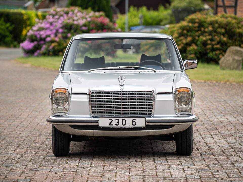 Image 6/63 of Mercedes-Benz 230&#x2F;6 (1974)