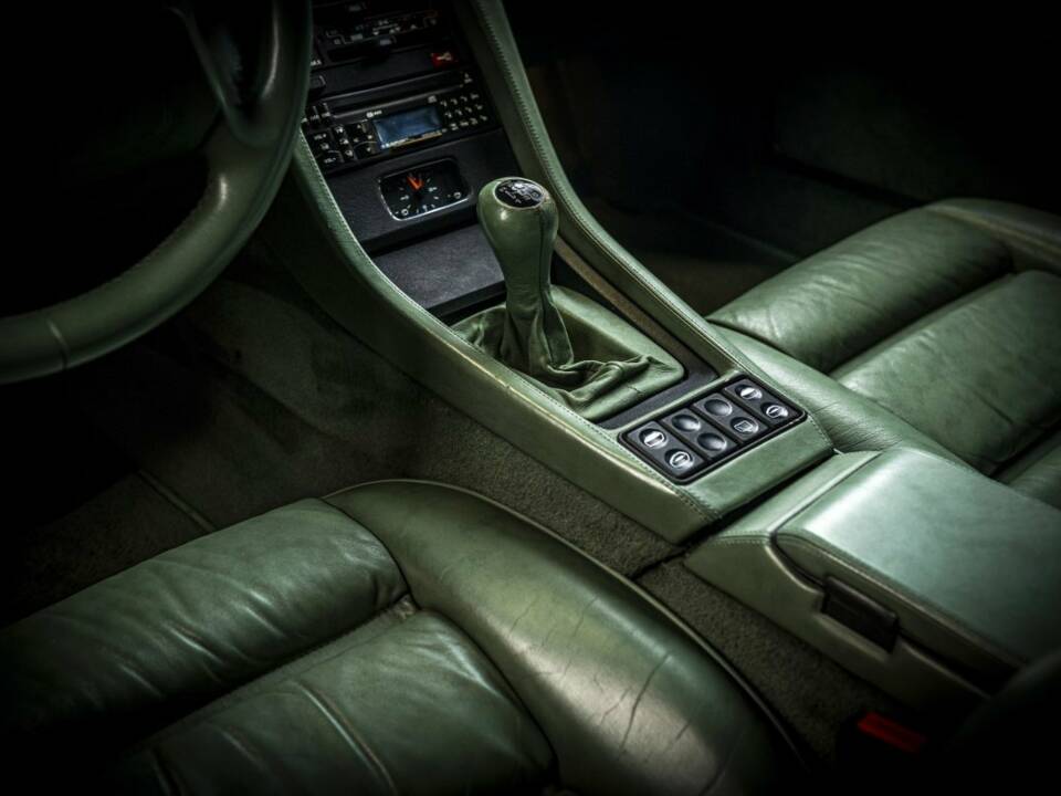 Image 9/15 of Porsche 928 GTS (1992)