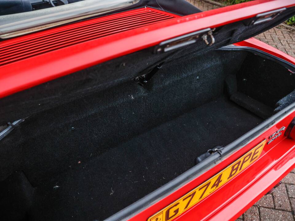 Image 42/42 of Ferrari Mondial T (1990)