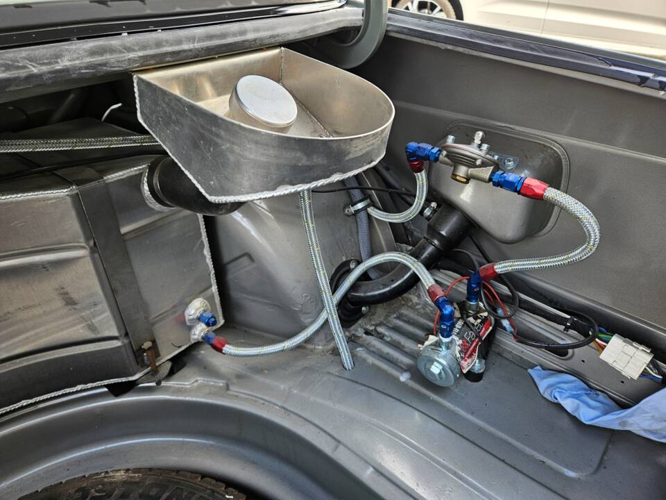 Image 12/64 of BMW 320&#x2F;4 (1977)