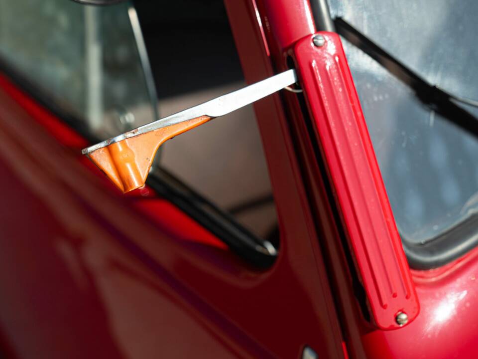 Bild 24/43 von FIAT 500 C Furgonato (1950)