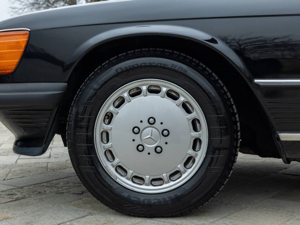 Afbeelding 25/50 van Mercedes-Benz 560 SL (1986)