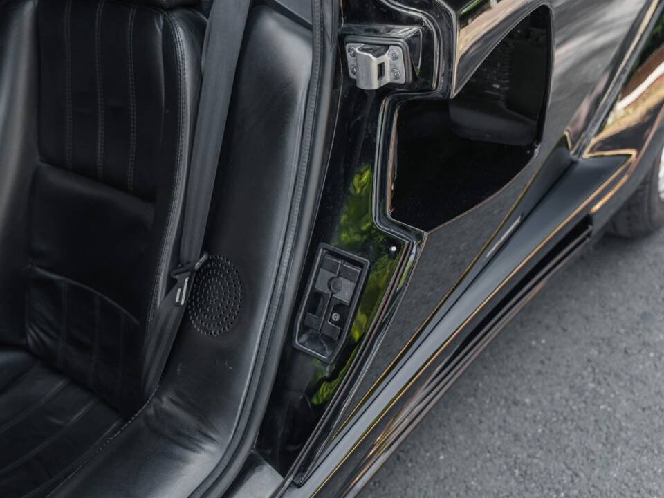 Imagen 48/51 de Lamborghini Countach 25th Anniversary (1990)