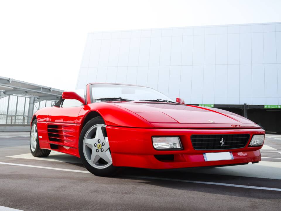 Image 37/43 of Ferrari 348 Spider (1995)