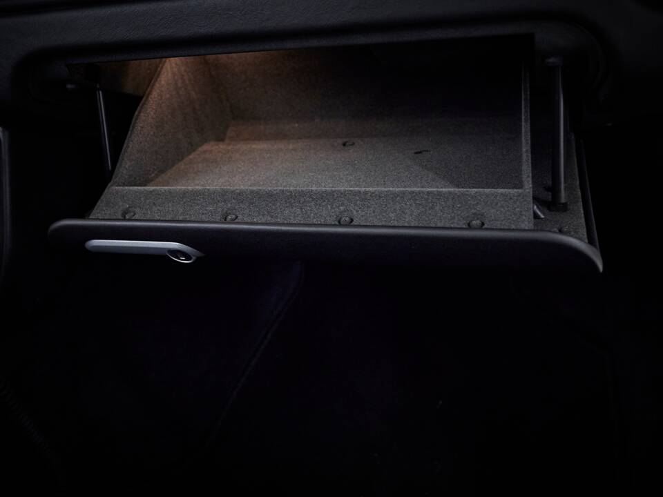 Imagen 80/98 de Porsche 911 Carrera 4S (2004)