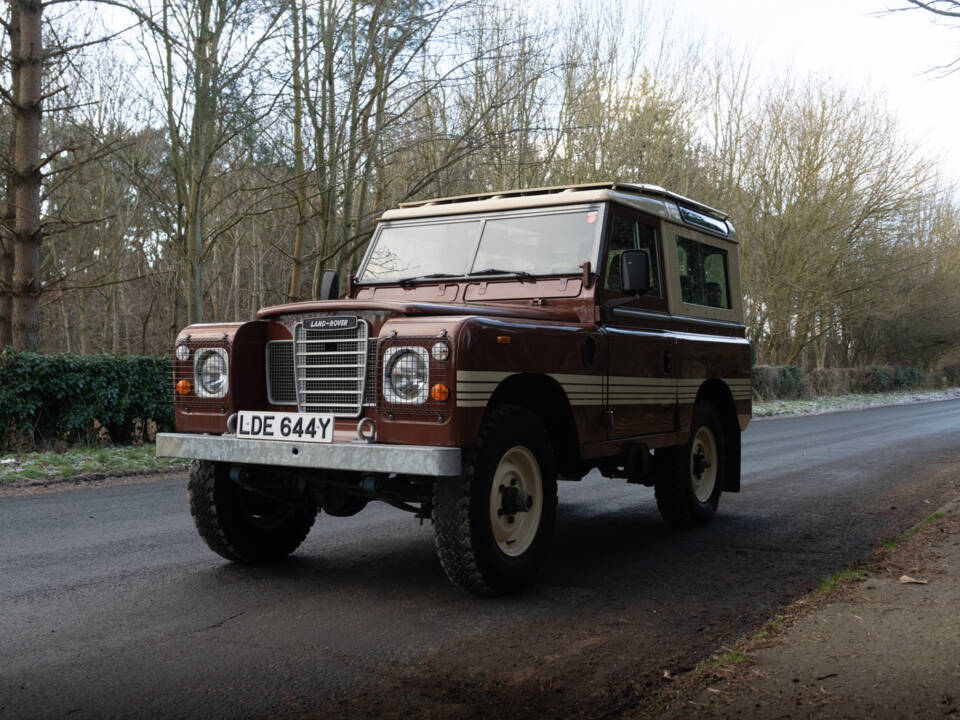 Bild 3/16 von Land Rover 88 (1982)