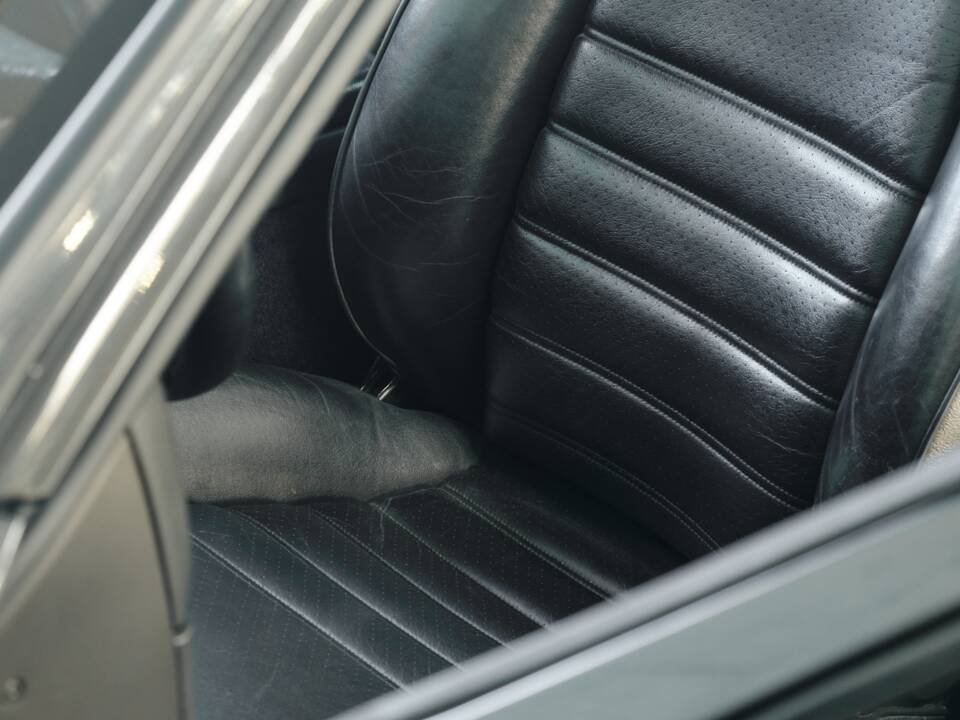 Bild 42/50 von Porsche 944 Turbo (1990)